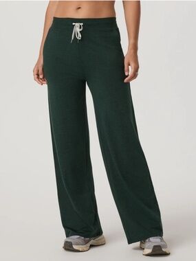 Vuori Halo Essential Wideleg Pant